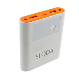 神龙达移动电源 10400mAh双USB输出，为iPhone、iPad、HTC、三星设备提供持久动力